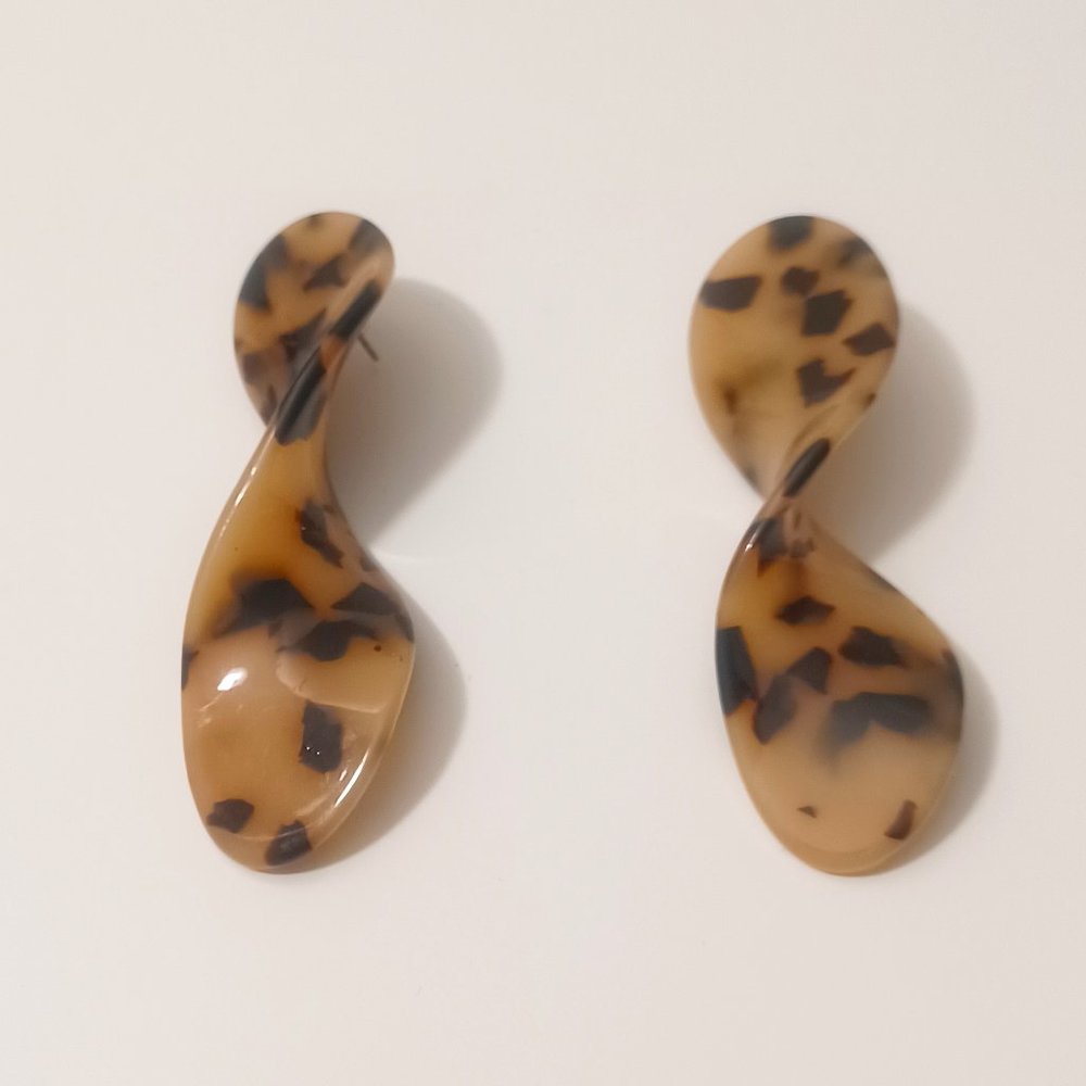 Acrylic Tortoise Shell Twist Post Earrings